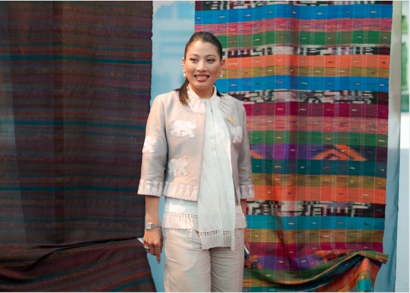แฟชั่นแห่งความยั่งยืน แหล่งข้อมูลโครงการตามแนวพระราชดำริ "ผ้าไทยใส่สนุก"